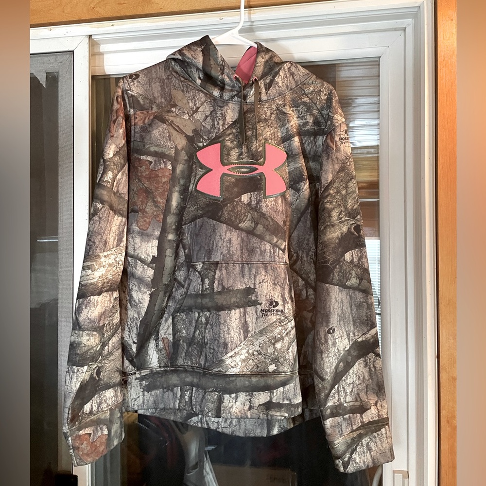 UA woman’s hoodie